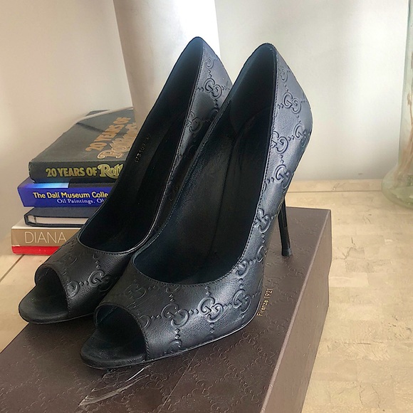 Peep toe GUCCI Ssima embossed leather heels - Picture 1 of 3